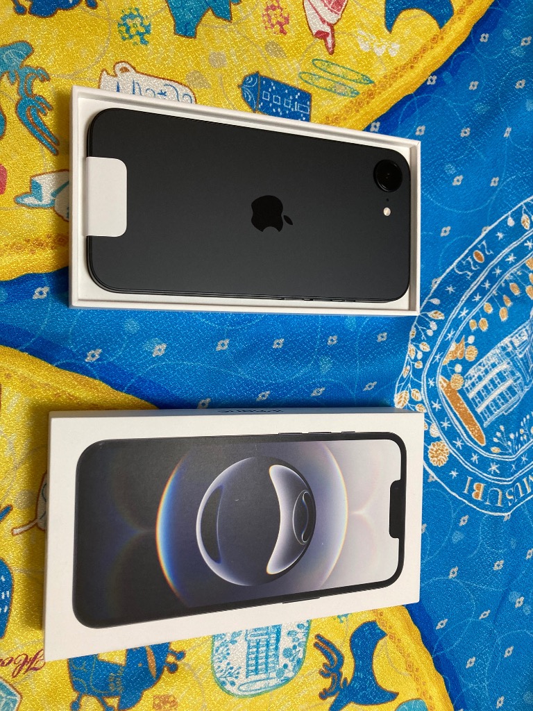 iPhone ☆Appleストア版 国内正規SIMフリー iPhone16e 128GB