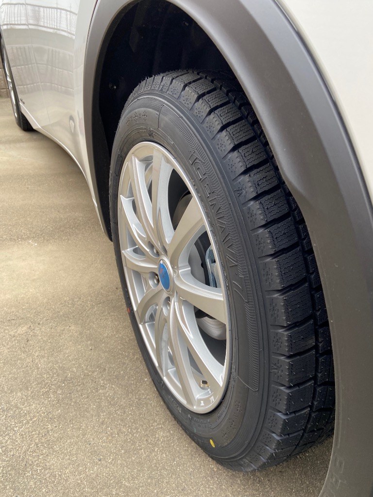 専用です グッドイヤー CP5%オフトヨタ車用 195/60R17 スタッドレスタイヤ