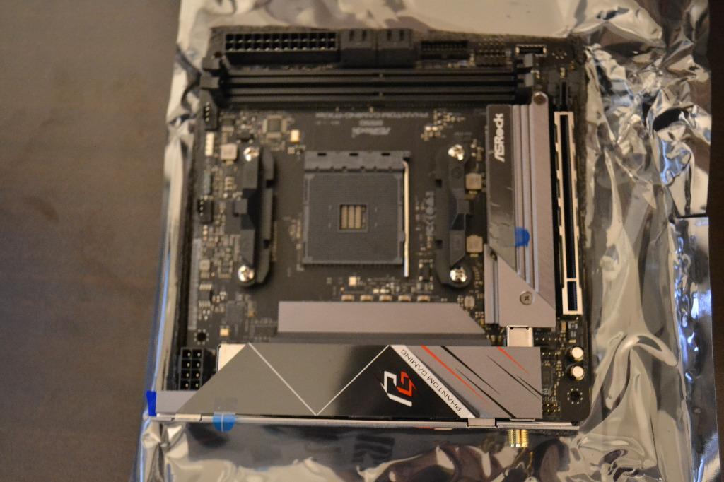ASRock B550 Phantom Gaming-ITX/ax PCパーツマザーボード - 最