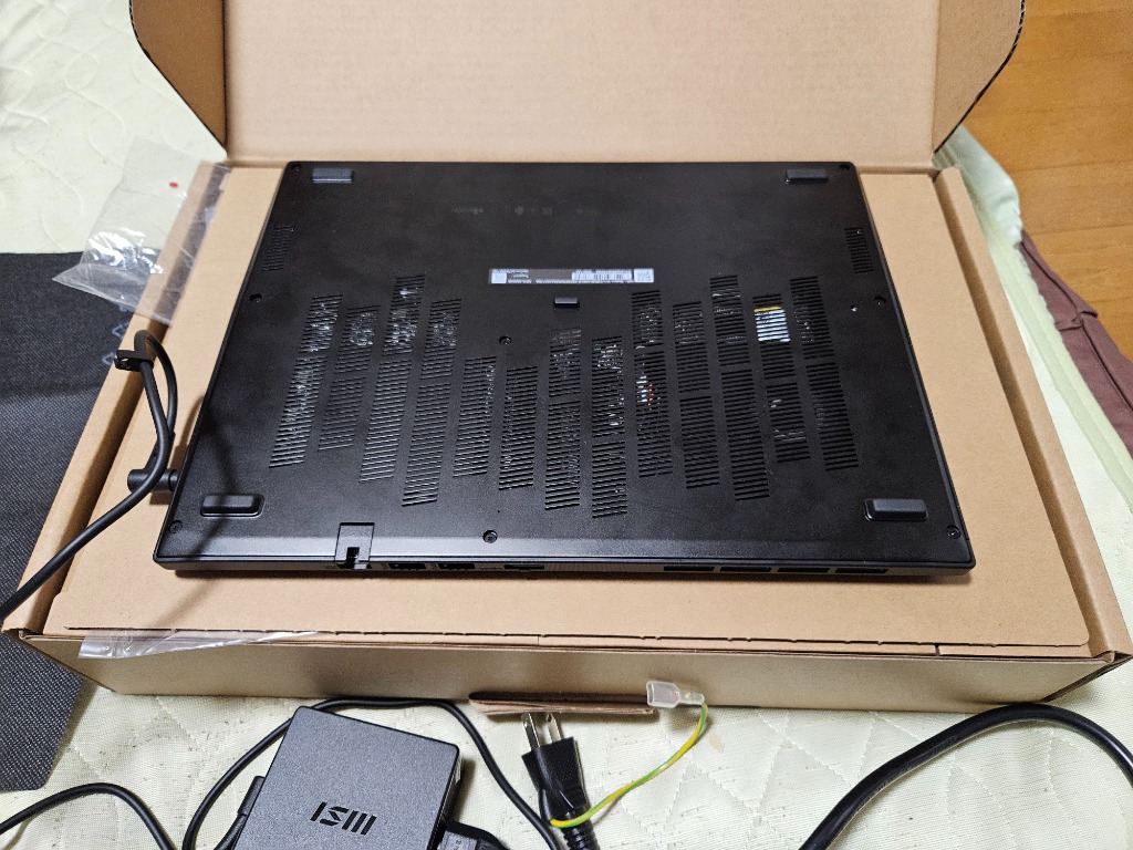 MSI Modern 14 H D2RM ブラック ［Modern-14-H-D2RMG-0453JP