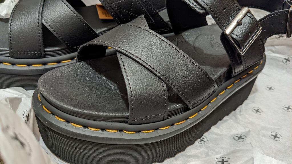 Dr.Martins ドクターマーチン黒 厚底レザーシューズ ストラップ付き ドクターマーチン サンダル ヴォス クアッド レディース 厚底