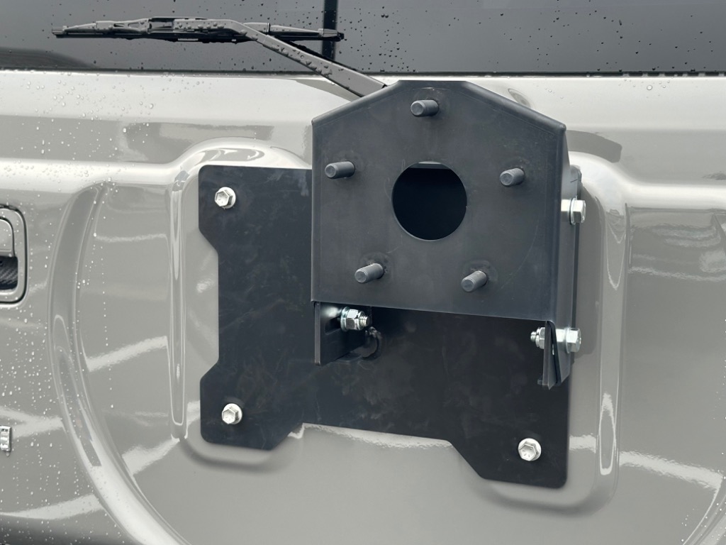 ジムニー エクステリア スペアタイヤ移動ブラケット 斜め上げ