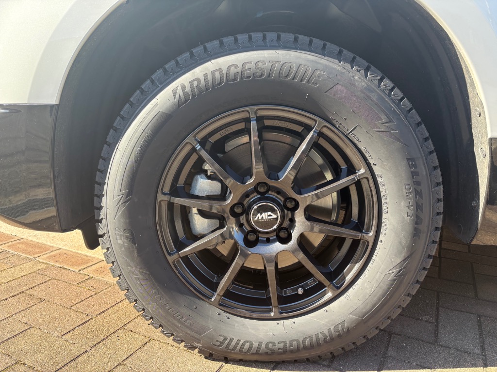 ブリザック ミツビシ デリカD5(3DA系)用 215/70R16 100Q ブリヂストン