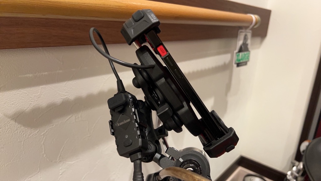 kaedear KDR-M28A スマホホルダー【超防振】 Kaedear 充電タイプ [超防振] バイク スマホホルダー バイク用