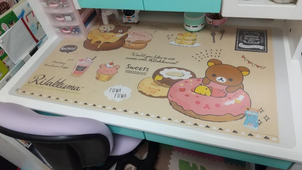 コイズミ リラックマ デスクマット YDS-402RK 2021年 キャラクター りらっくま デスク マット学習机 透明シート ※北海道 九州は 送料500円かかります ご注文後加算します 無料配達