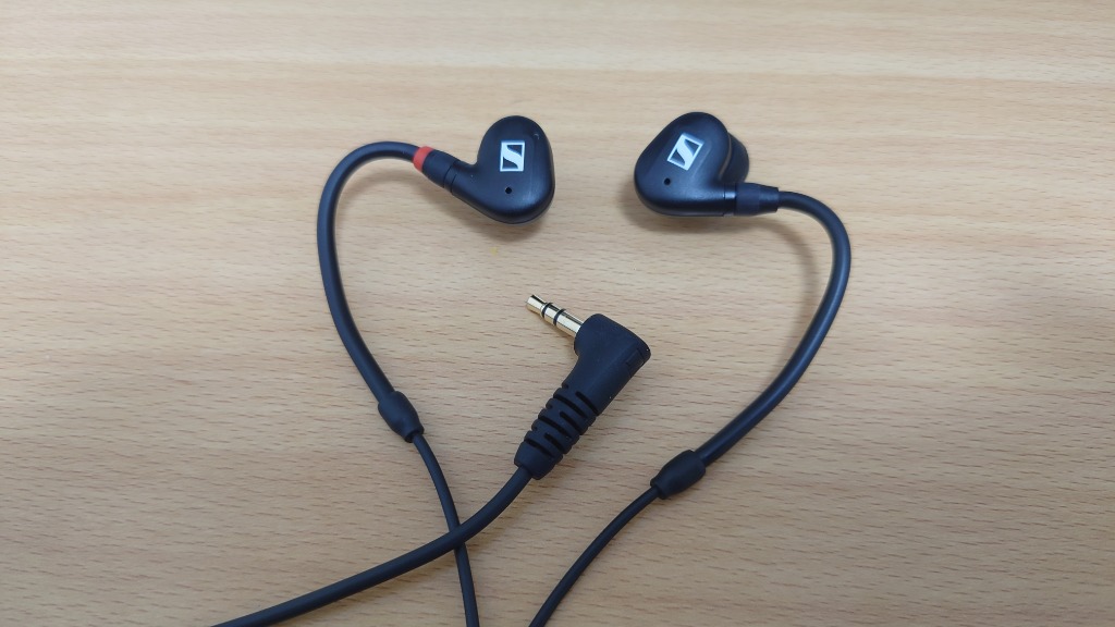 SENNHEISER　IE100PRO ブラック カナル型イヤホン SENNHEISER ( ゼンハイザー ) IE100PRO ブラック カナル型