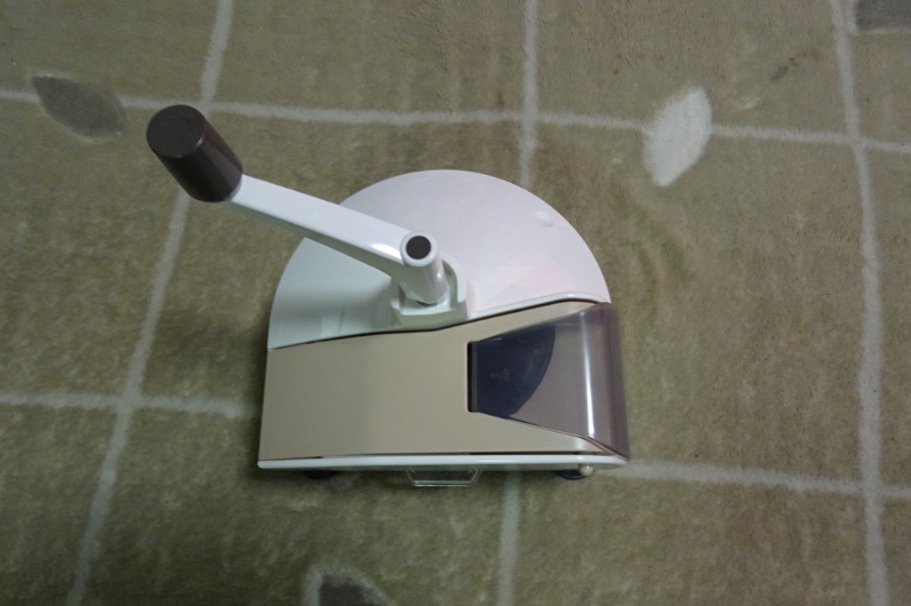 鰹節削り器「オカカ」回転式 手が汚れない お試し用極小鰹節 1本 付