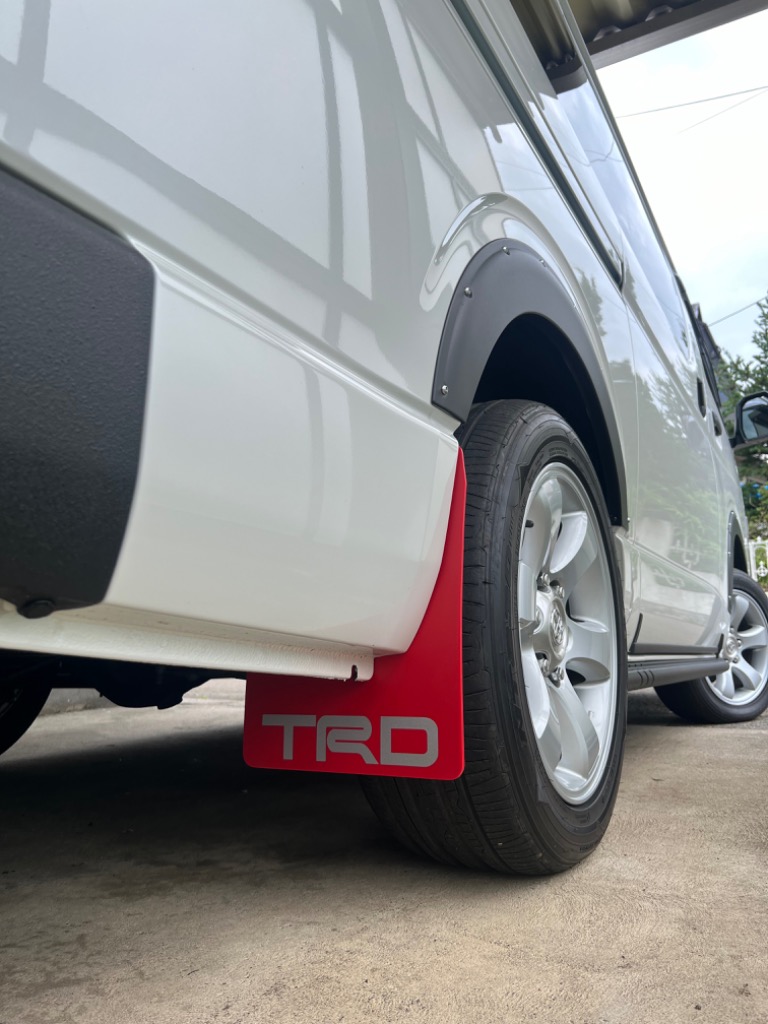 ハイエース 200系 全車用 ＴＲＤ マッドフラップ (レッド) 品番： MS328-26001 前後4枚セット (TRD PERFORMANCE  PARTS 正規品) : ms328-26001 : KAZOON - 通販 - Yahoo!ショッピング