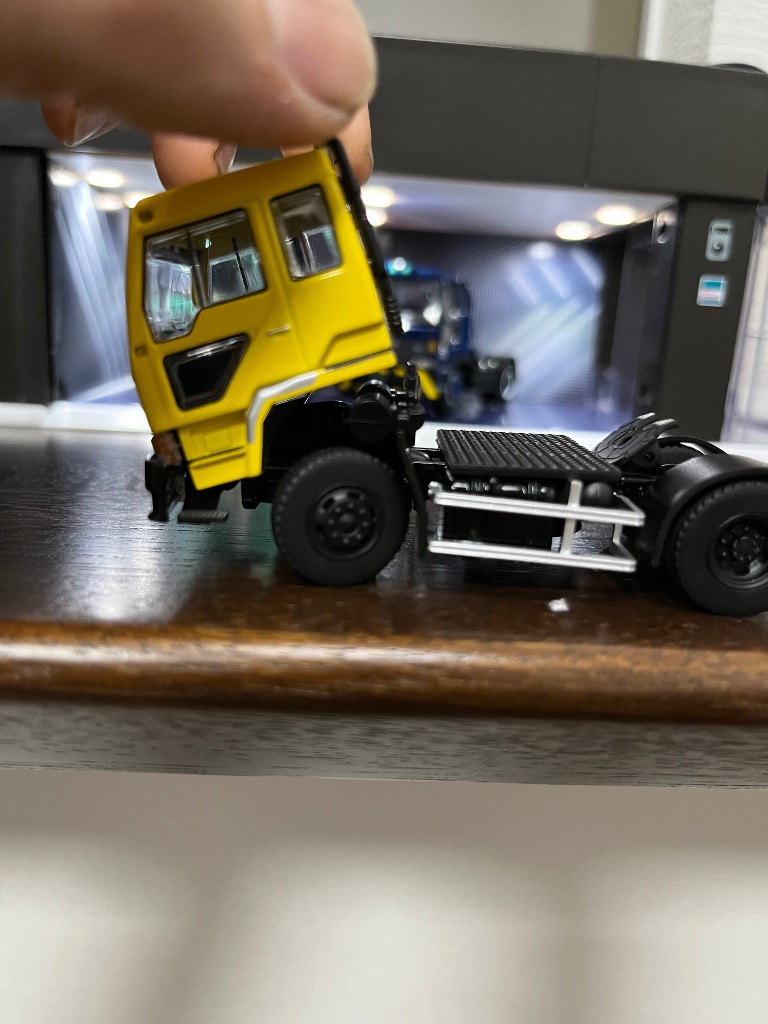 MODEL1 (モデルワン) 1/64 三菱 FUSO ザ・グレート 1986 イエロー