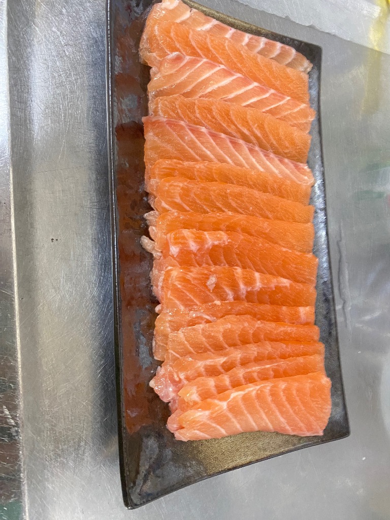 アトランティックサーモン とろ サーモン 生 たっぷり 骨なし 約2kg お