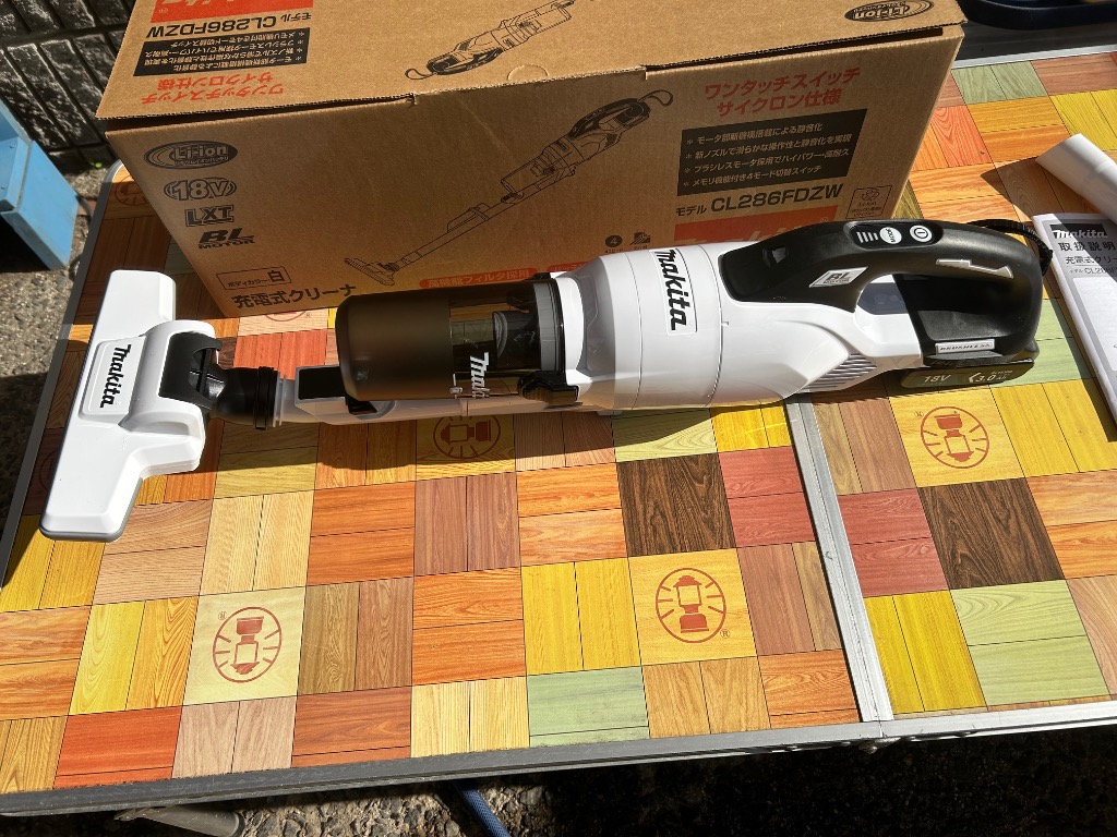 マキタ 18V充電式クリーナ（白） 本体のみ CL286FDZW