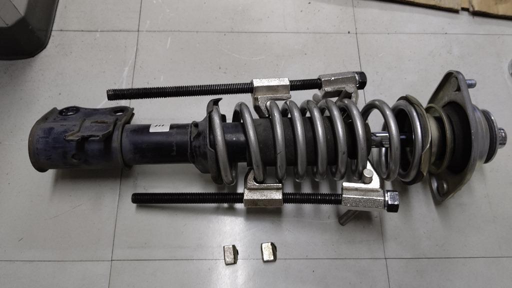 サスペンションスプリング 4本セット SFR-0010-930 61w8hH6qBBL._UF894,1000_QL80_.jpg