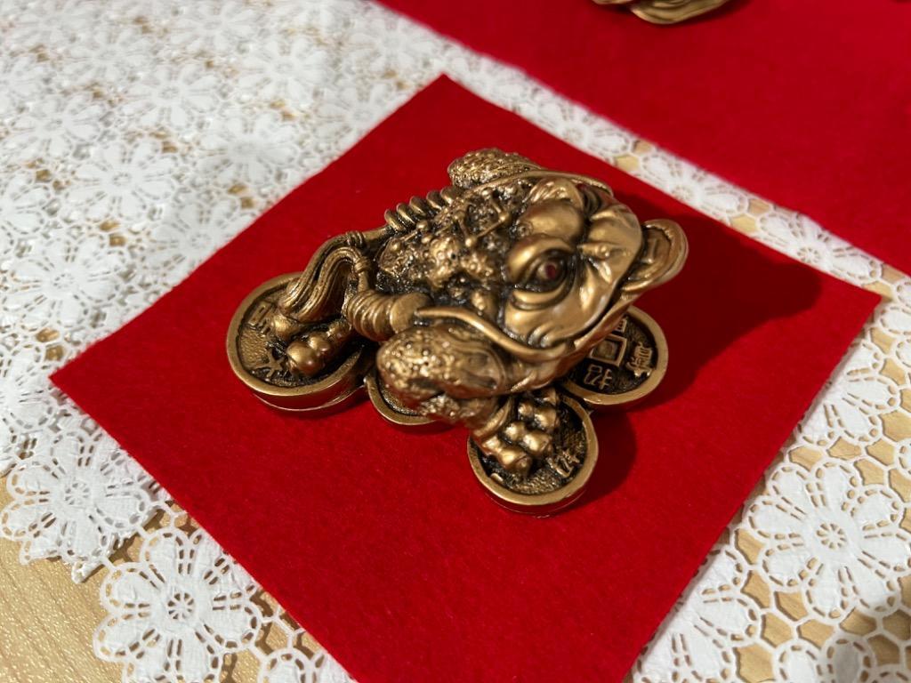 開運 三脚蛙 三本足 カエル 置物 金色 風水 玄関 縁起 かわいい