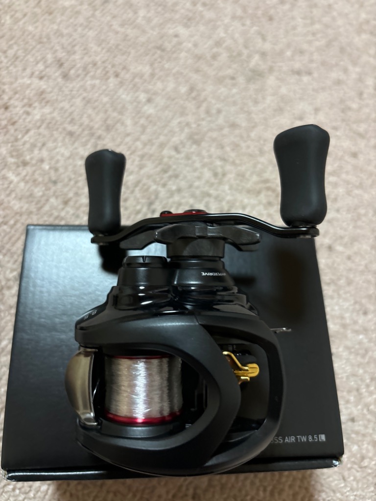 ダイワ ベイトリール SS AIR TW 8.5L(左)のレビュー・口コミ