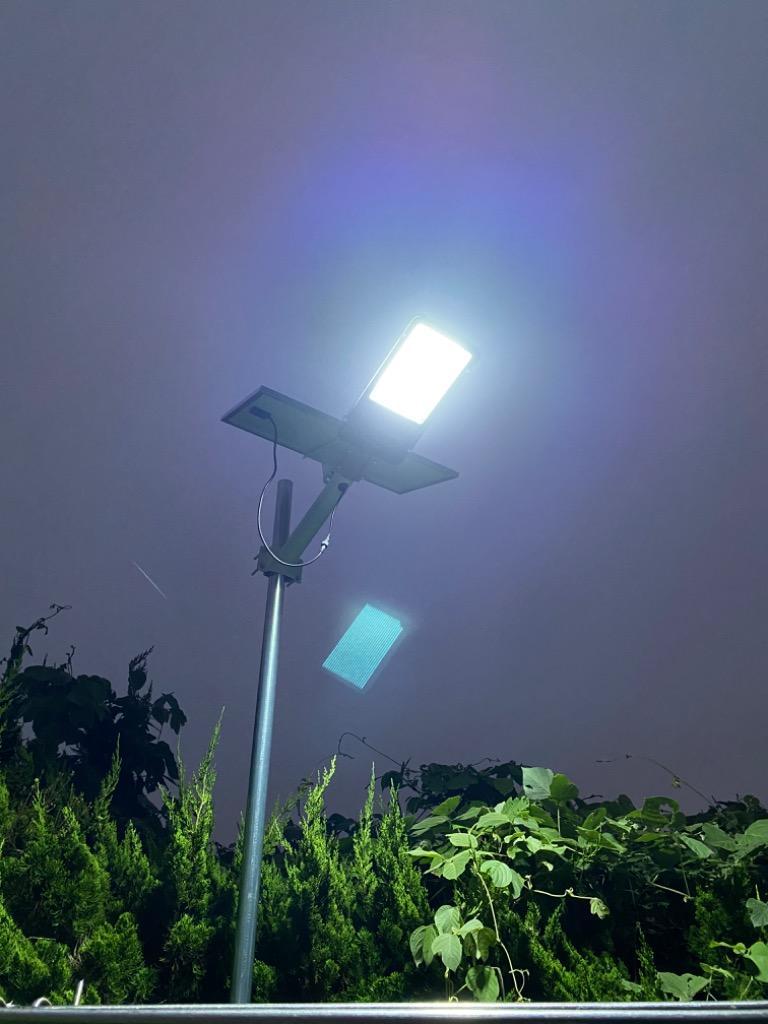 LEDソーラー街灯 ガーデンライト ソーラー充電 外灯 駐車場 防犯 投光器 配線不要 300W相当 夜間自動点灯 リモコン付き 防水仕様 sl075