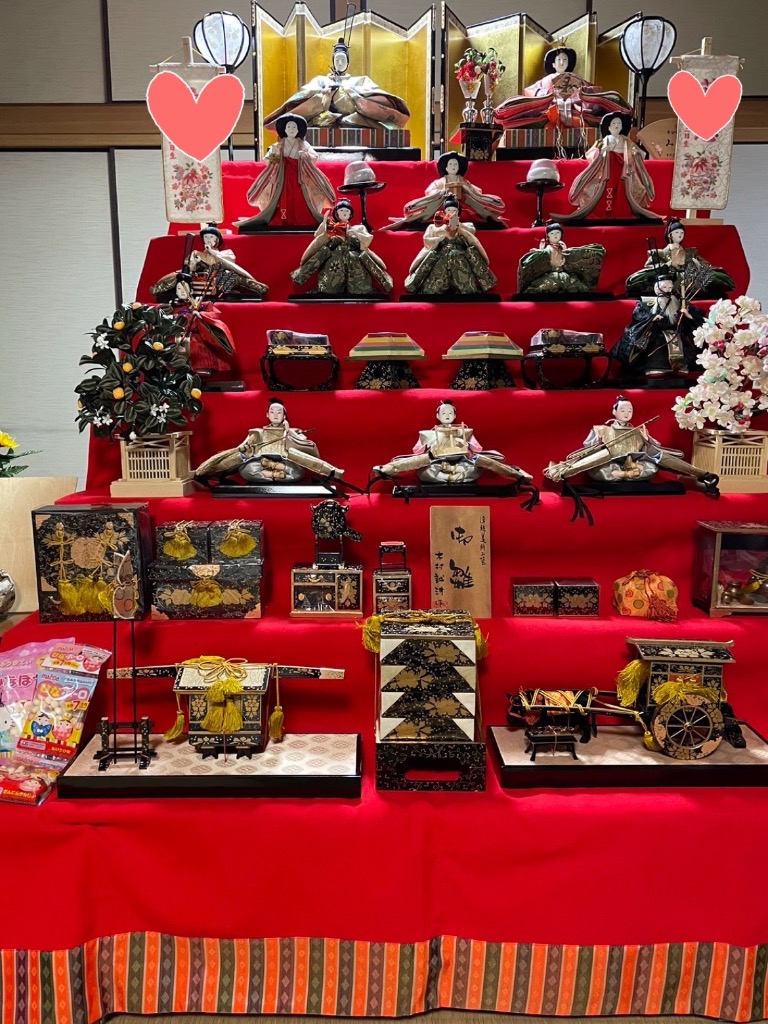 赤金襴生地×刺繍のお名前旗♪送料無料【スタンド付】ひなまつり　女の子 名前旗 女の子 刺繍 さくら扇 小 ピンク 高さ38.5cm 選べる2色の