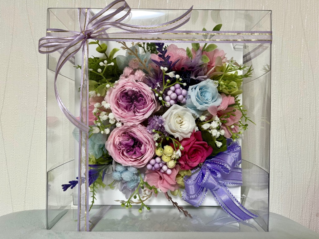 プリザーブドフラワーケース入りフレームアレンジ＊中サイズ