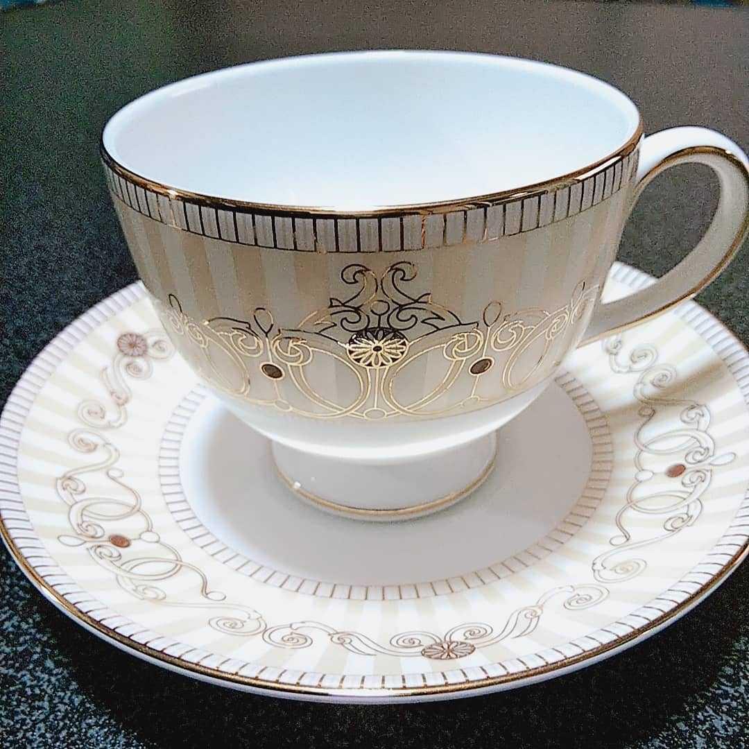 贈呈 ウェッジウッド Wedgwood アレクサンドラ シャンパンゴールド ティーカップ ソーサー リー アフタヌーンティー  discoversvg.com