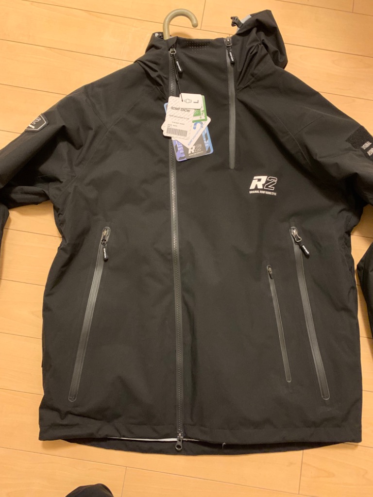 【ほぼ新品】スノーボードウェアジャケット　ROMPブラック Romp R2 Soft Jacket / korea スノーボードウェア/韓国 snowboard