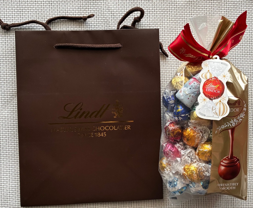 リンツ（Lindt） リンドール ファミリーパック シーズナル 70個入