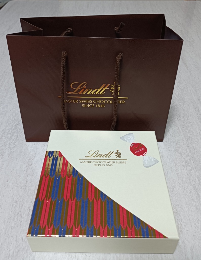 リンツリンドールチョコレート600gx5箱 Lindt（リンツ） リンドール アソートギフトボックス 14個入 1箱