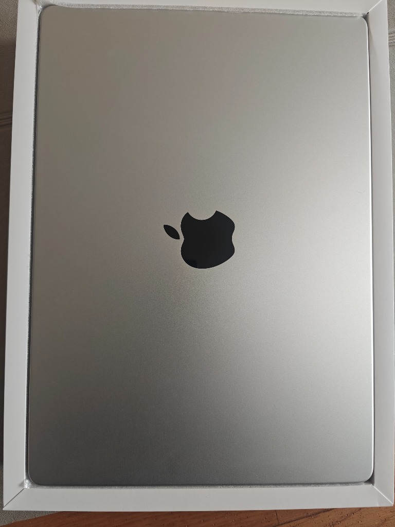 MacBook Pro M1MAX 14インチ 64GBメモリ M1 Max MacBook Pro、32GBと64GBで迷ったら32GBがおすすめの理由