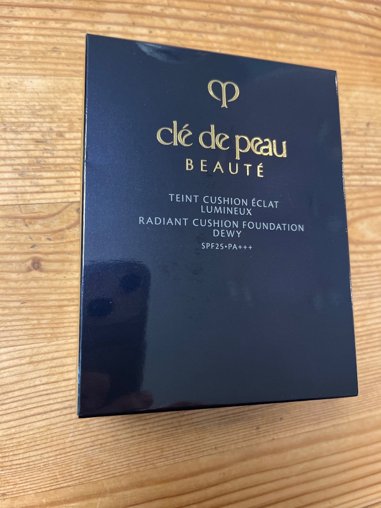 【新品未使用品】clé de peau テイントエクラ cle de peau BEAUTE 国内正規品 クレ・ド・ポー ボーテ タン