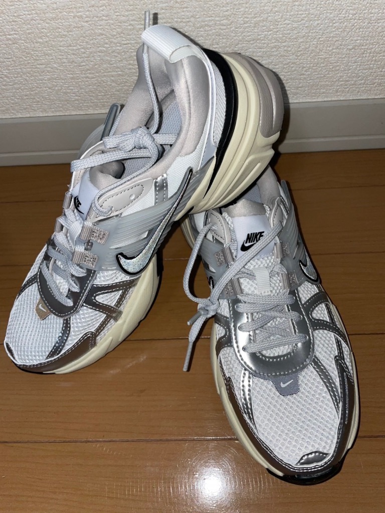 NIKE ナイキ ウィメンズ V2K ラン WMNS RUN summit white