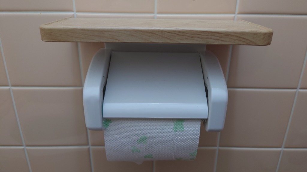 オカ トイレットペーパーホルダー diy 片手で紙をカット