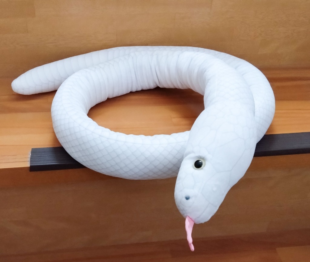 ヘビ 白蛇 ぬいぐるみ リューシ リアル 大きい シロヘビ