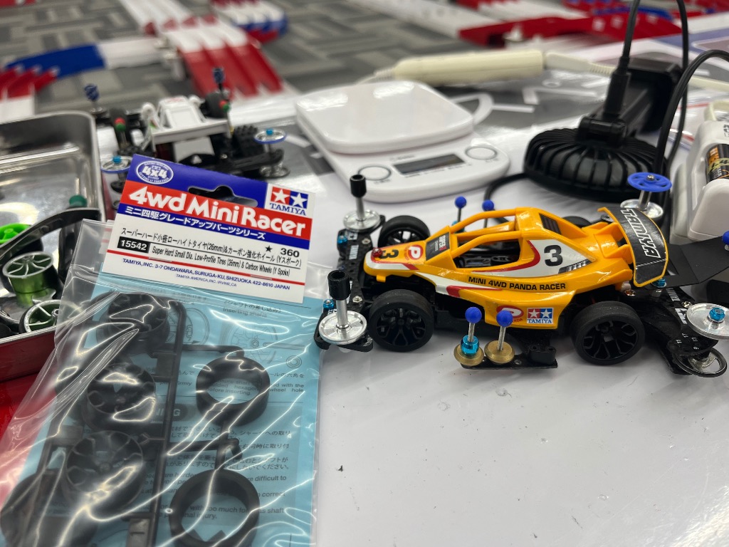 ミニ四駆 スーパーハード小径タイヤ(24mm)&カーボン強化ホイール 33個 ミニ四駆 スーパーハード小径ローハイトタイヤ (26mm