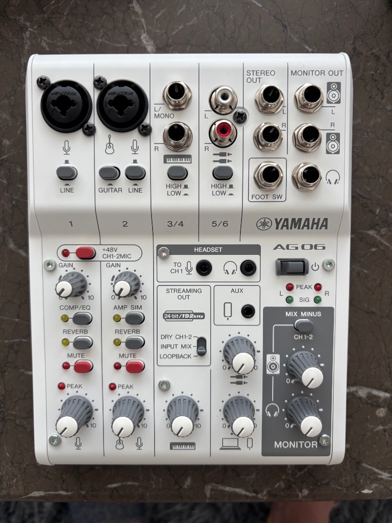 AG06-MK2-ホワイト Yamaha AG06 Mk2 6-channel Mixer and USB Audio Interface