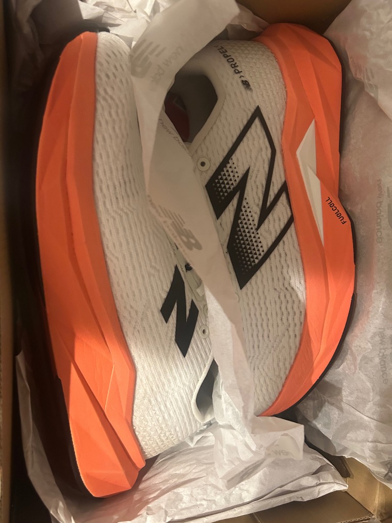 送料＆関税込み☆New Balance☆FuelCell Propel v5☆選べる2色 New Balance/ニューバランス】FuelCell Propel v5 / 103688