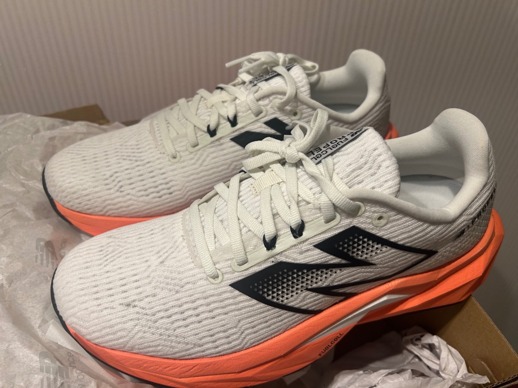 送料＆関税込み☆New Balance☆FuelCell Propel v5☆選べる2色 New Balance ニューバランス FuelCell Propel v5 CG5 MFCPRCG5D