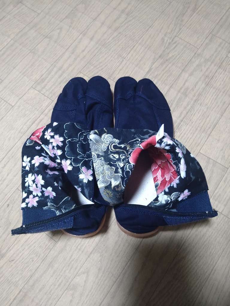 義若のファスナー足袋（本藍染め・紺）唐獅子牡丹柄の裏地 : 祭