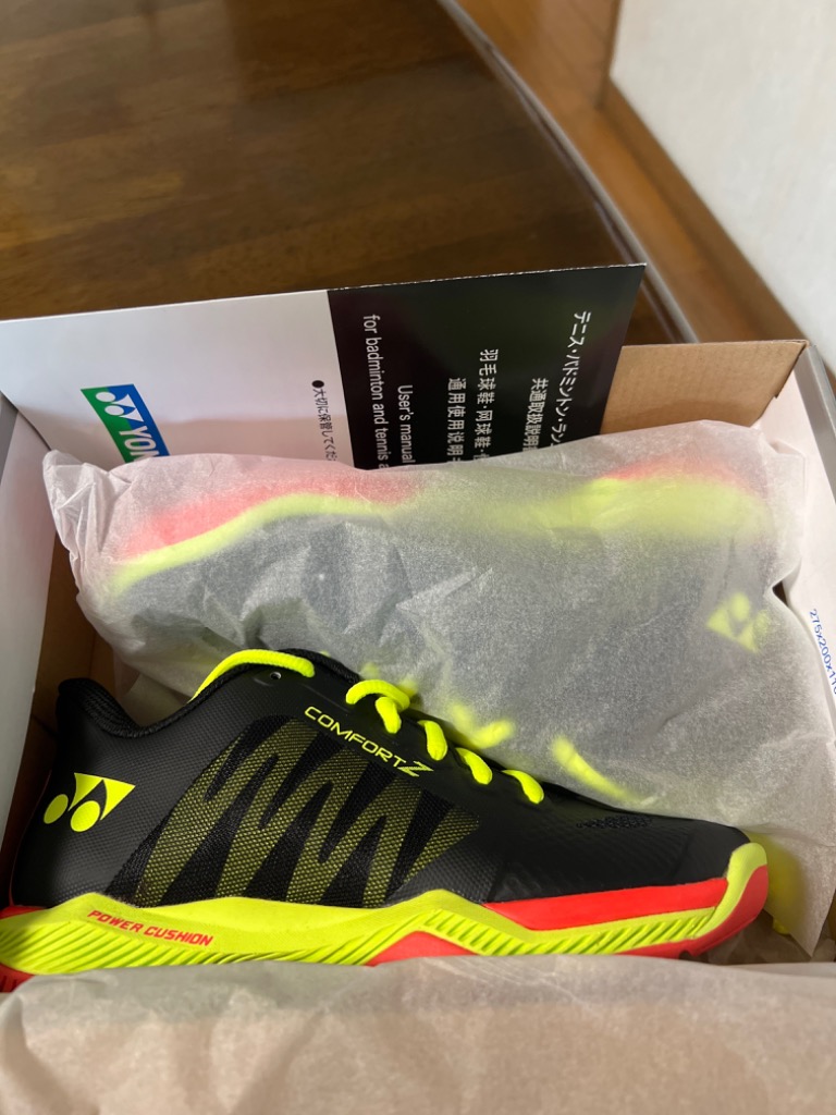 YONEX ヨネックス　コンフォートZ バドミントンシューズ 黒/緑/赤　美品 YONEX ヨネックス バドミントンシューズ ユニセックス パワー