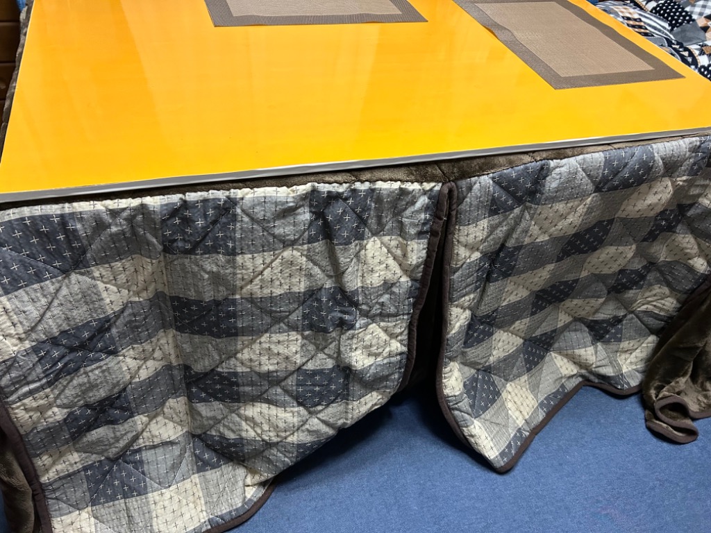 こたつ掛け布団 上掛け ダイニングこたつふとん リバーシブル 135×80cm