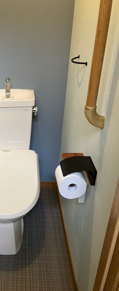トイレットペーパーホルダー シングル 1連 棚付き 木製天板付き