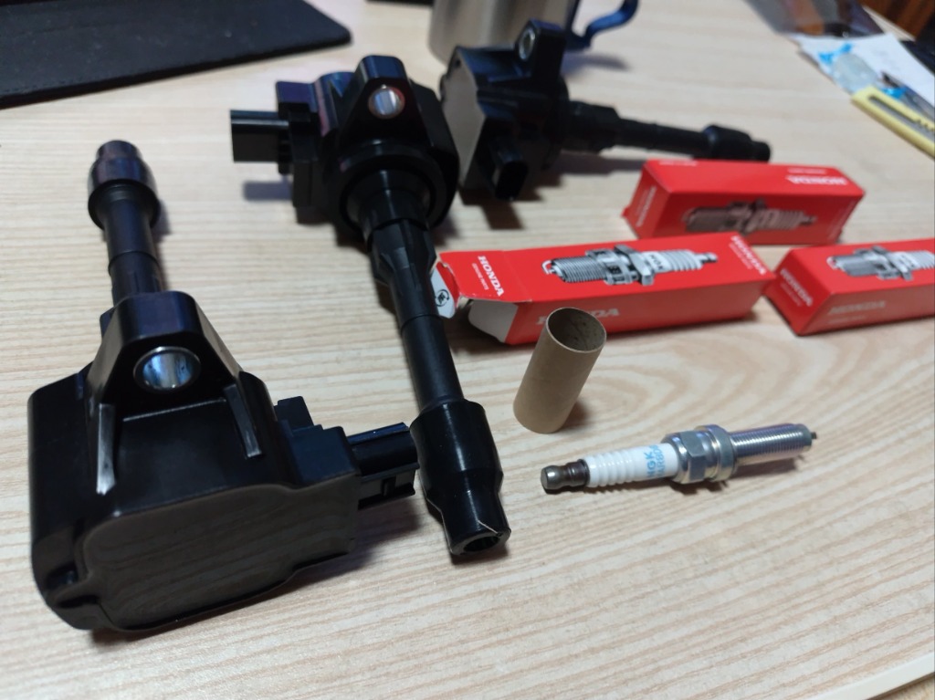 ホンダ　N-BOX　JF3 純正 イグニッションコイル　3本　新品未使用品 N-BOX JF3 JF4 NBOX カスタム イグニッションコイル 3本セット