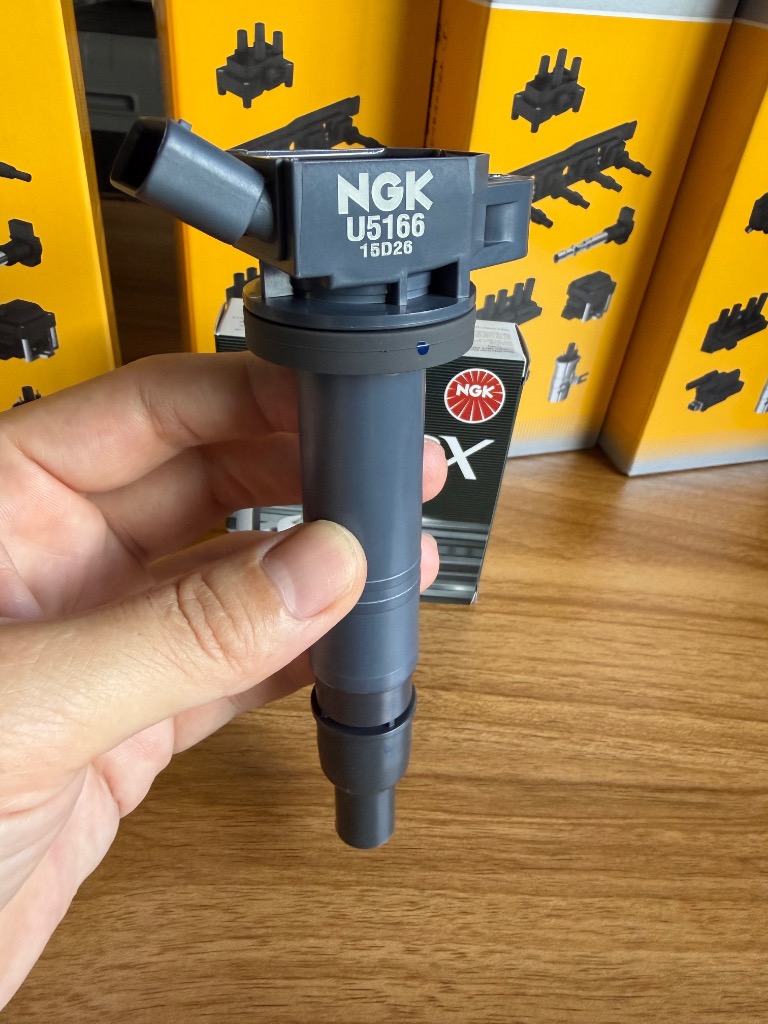 NGK 在庫品 イグニッションコイル 4本セット トヨタ 90919-02260 U5166