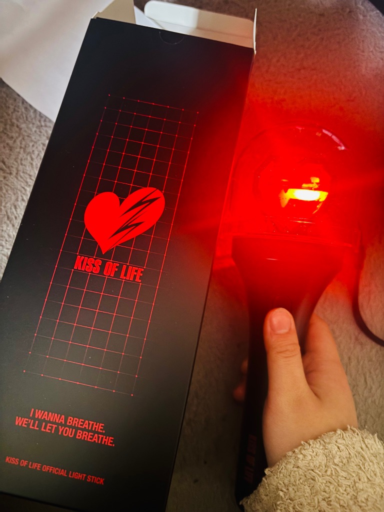KISS OF LIFE 公式ペンライト OFFICIAL LIGHT STICK