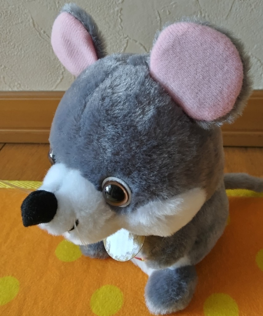 くねくね笑動物 ねずちゅー グレー Amazon.co.jp: くねくね笑動物 ねずちゅー グレー : おもちゃ