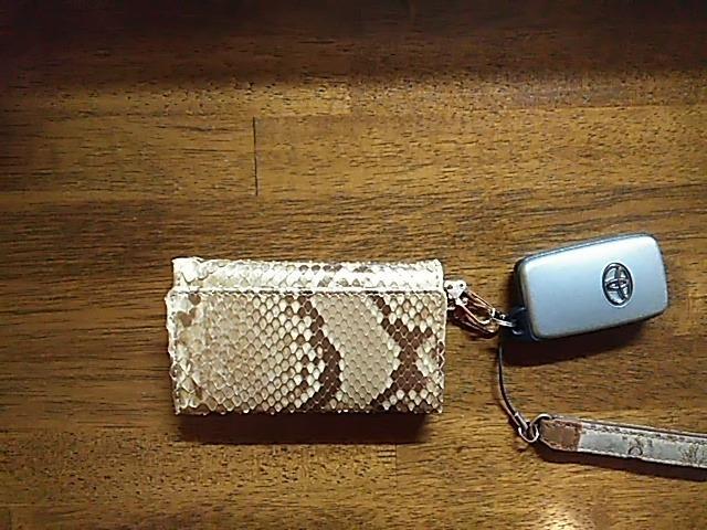 MGSABLE キーケース 金色 ゴールド 鍵 蛇 パイソン 本革 開運 金