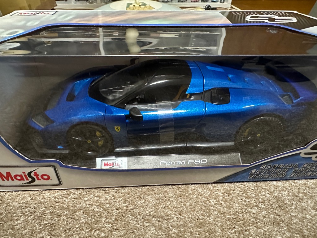 マイスト ミニカー Ferrari F80 Blue 1/18 Maisto フェラーリ 青