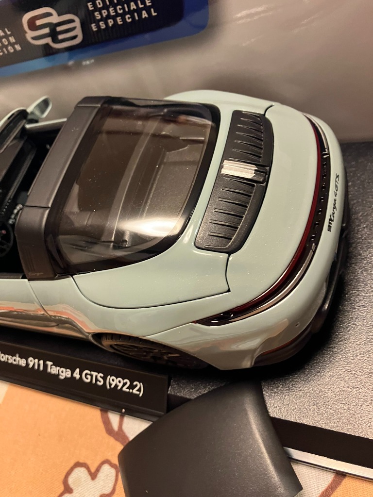 マイスト ミニカー Porsche 911 Targa 4 GTS Hybrid 1/18 Maisto