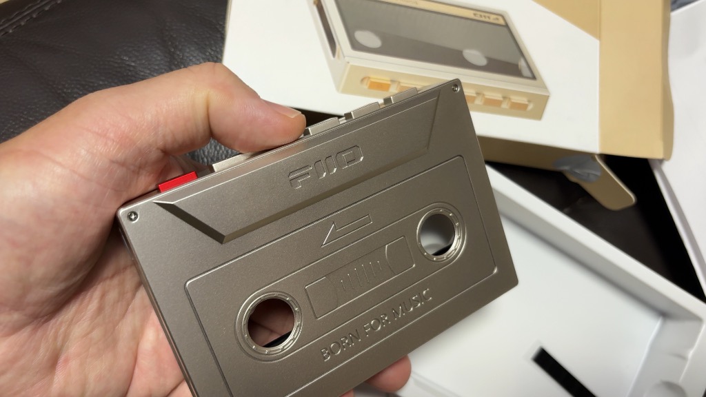 ★美品★Fiio M21 チタニウムゴールド➕純正ケース（リング貼付） ☆美品☆Fiio M21 チタニウムゴールド➕純正ケース（リング貼付