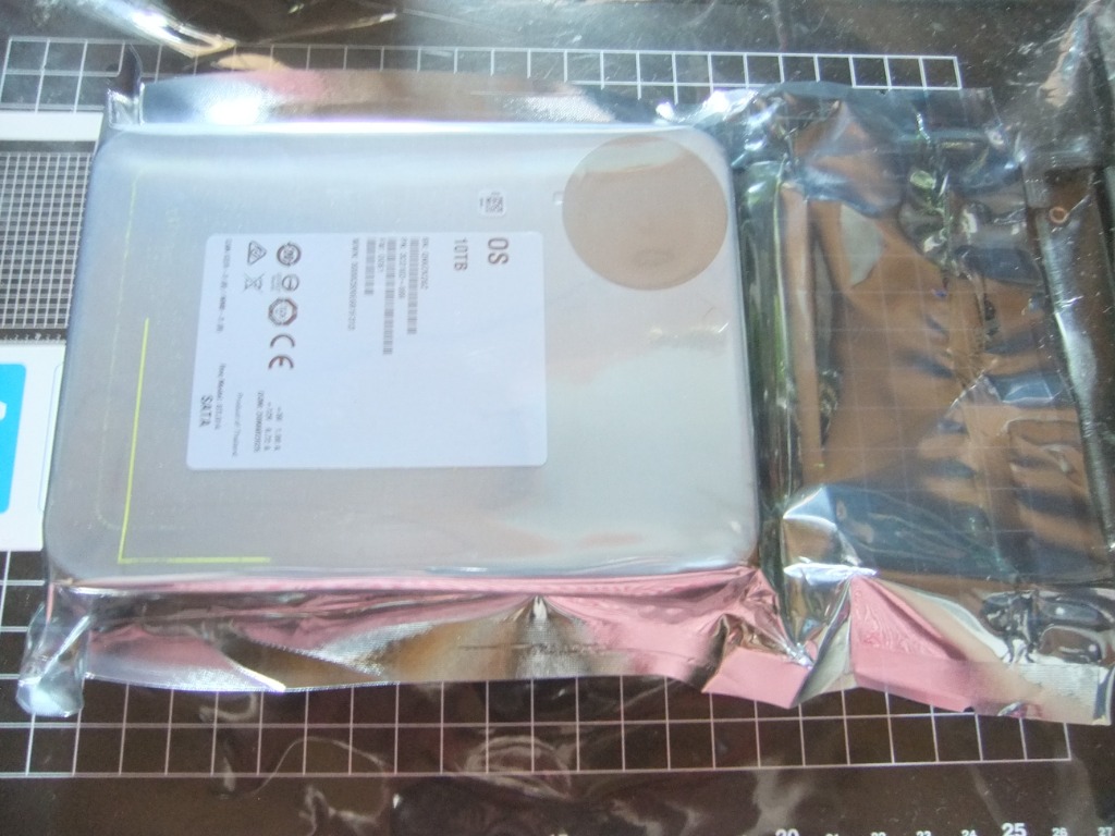 ホワイトラベル内蔵HDD 3.5インチ 4TB SATA600 /メーカー再生品 メーカー再生品」ホワイトラベル 内蔵HDD 3.5インチ 4TB SATA600