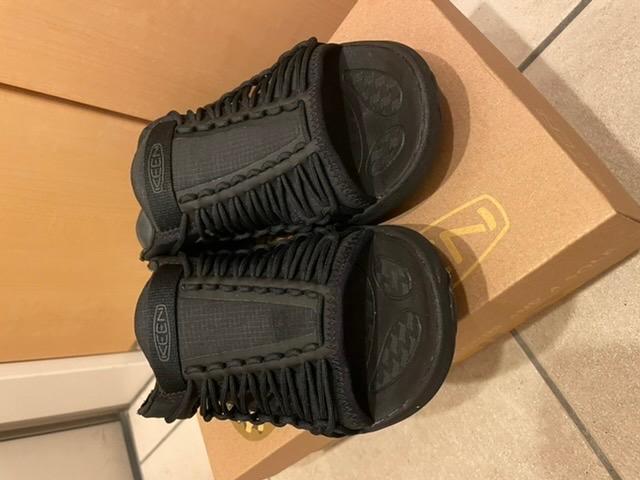 KEEN 返品送料無料 キーン サンダル ユニーク スニーク スライド