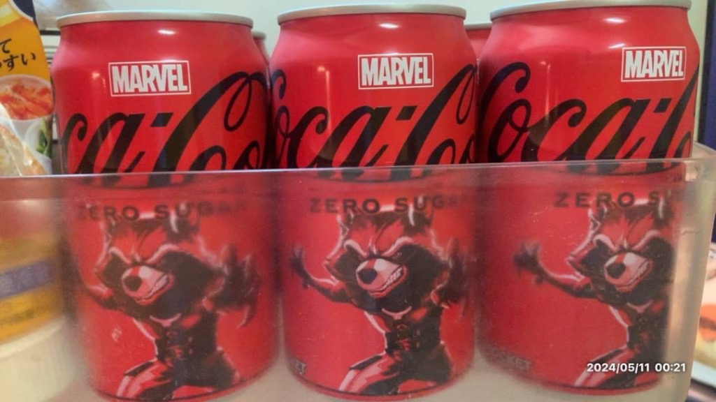 コカコーラ ゼロシュガー マーベル か黒 デザイン缶 350ml 4点
