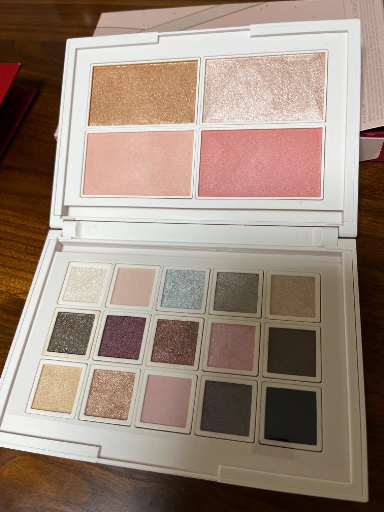 【国内正規品】ローラメルシエ LAURA MERCIER ピエスドレジスタンスアイアンドチークエッセンシャルズ（ショッパー付）誕生日 プレゼント ギフト